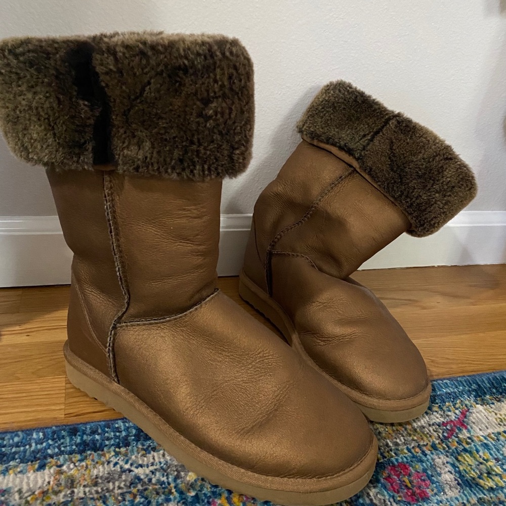 Tall metallic uggs size 9